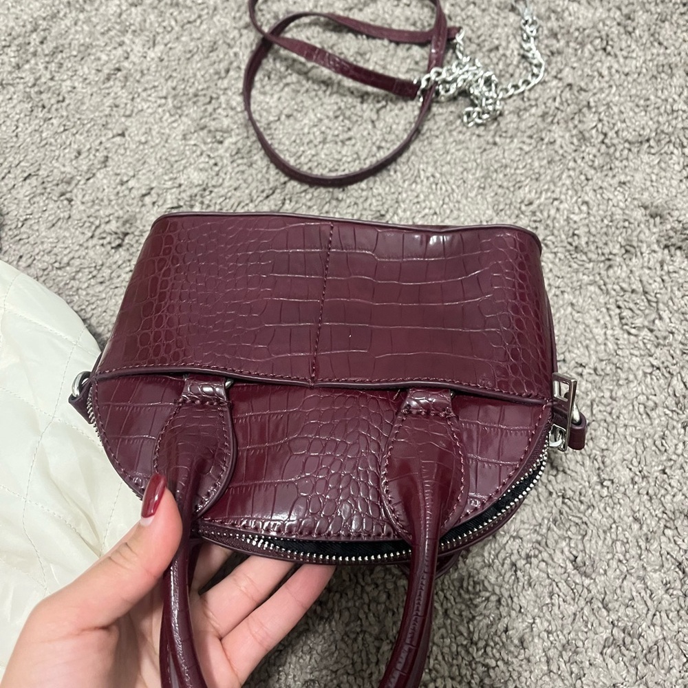 Zara mini Burgundy Croc-Embossed Handbag - Picture 6 of 7